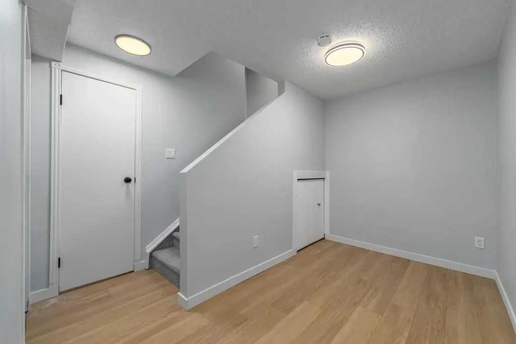 5315 53 Avenue NW Calgary AB T3A 2E7