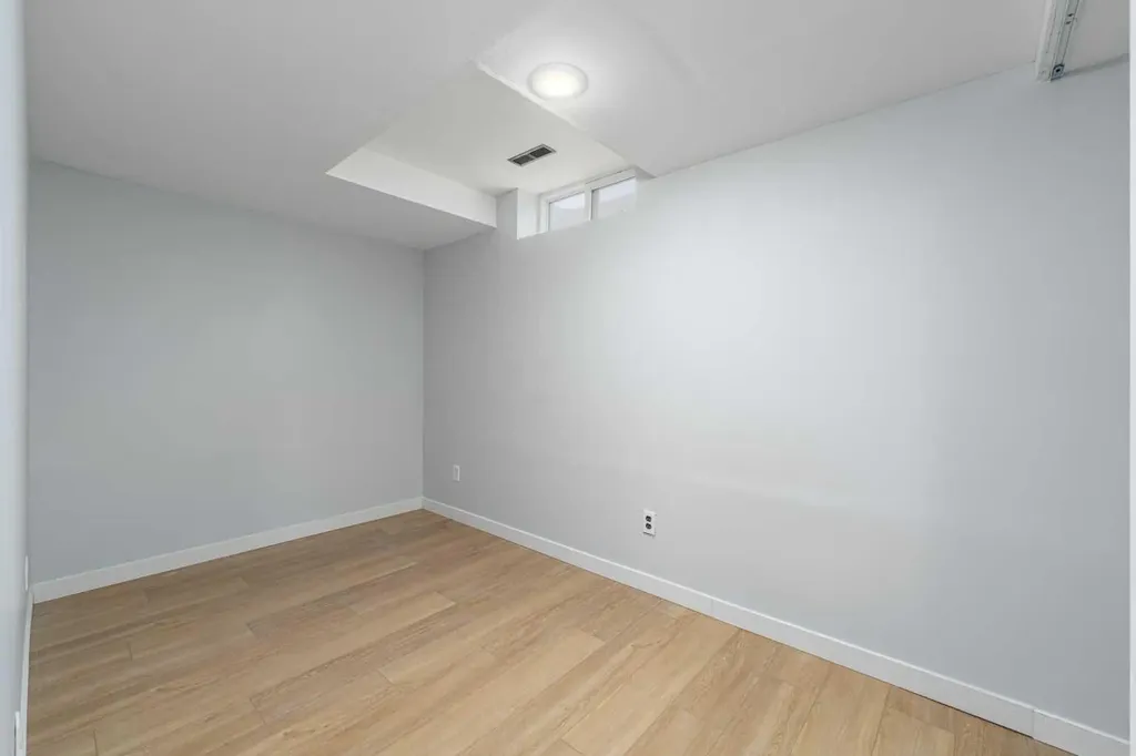 5315 53 Avenue NW Calgary AB T3A 2E7