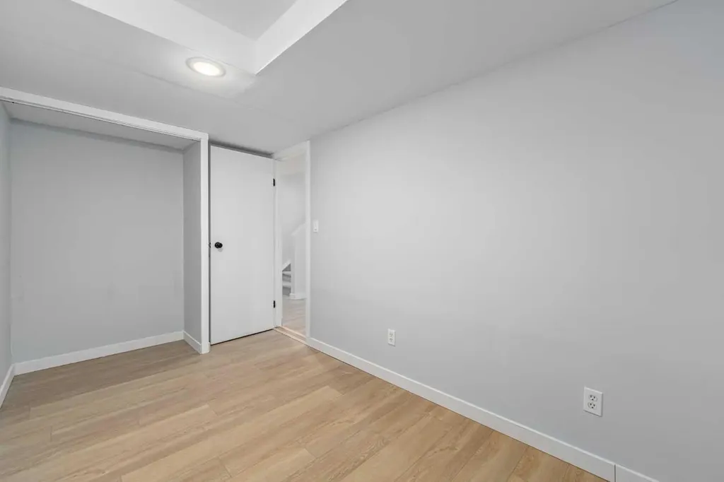 5315 53 Avenue NW Calgary AB T3A 2E7