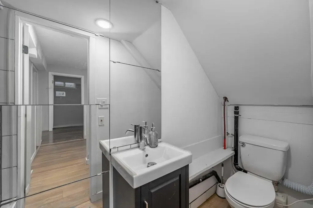 5315 53 Avenue NW Calgary AB T3A 2E7