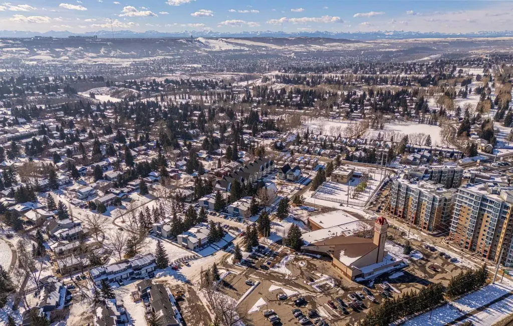 5315 53 Avenue NW Calgary AB T3A 2E7