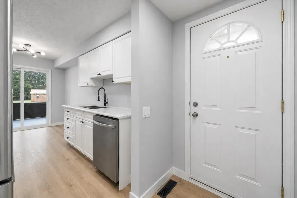 5315 53 Avenue NW Calgary AB T3A 2E7
