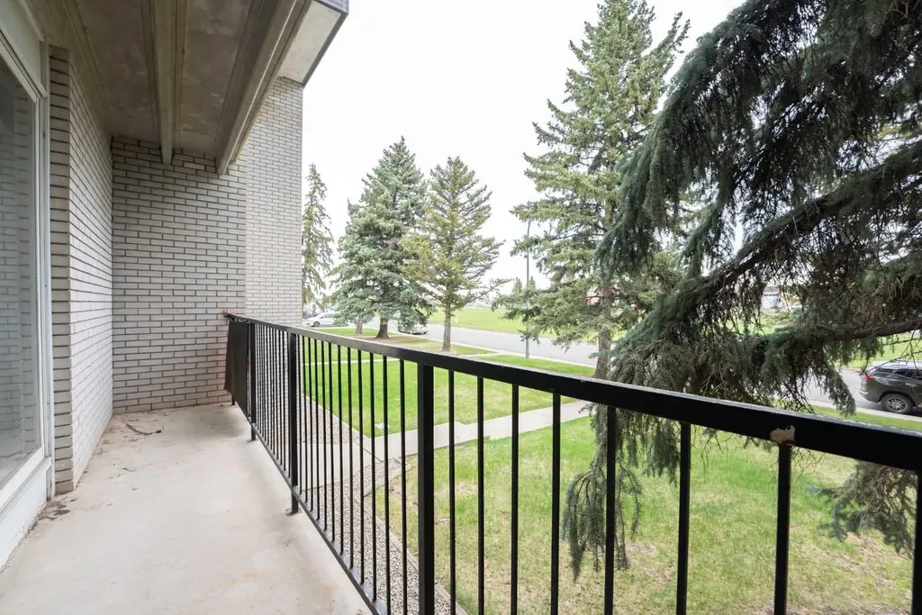 218 Mayor Magrath Drive N Lethbridge AB T1H 3P8