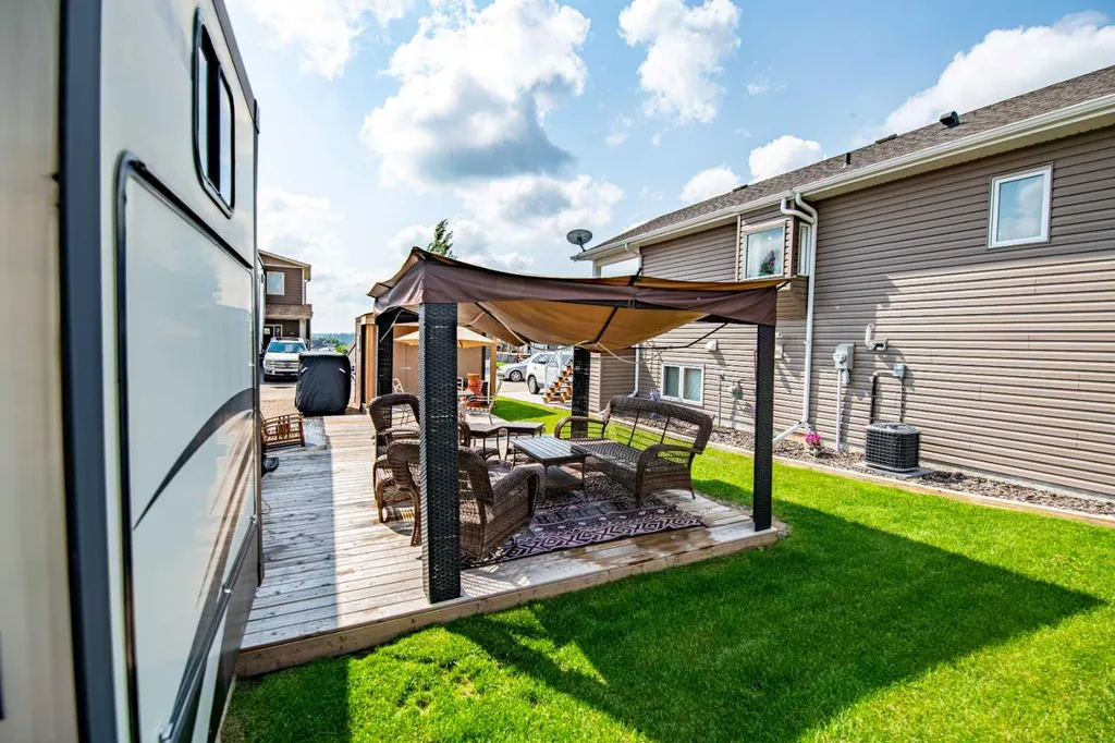 25054 South Pine Lake Road Rural Red Deer County AB T0M 1J0