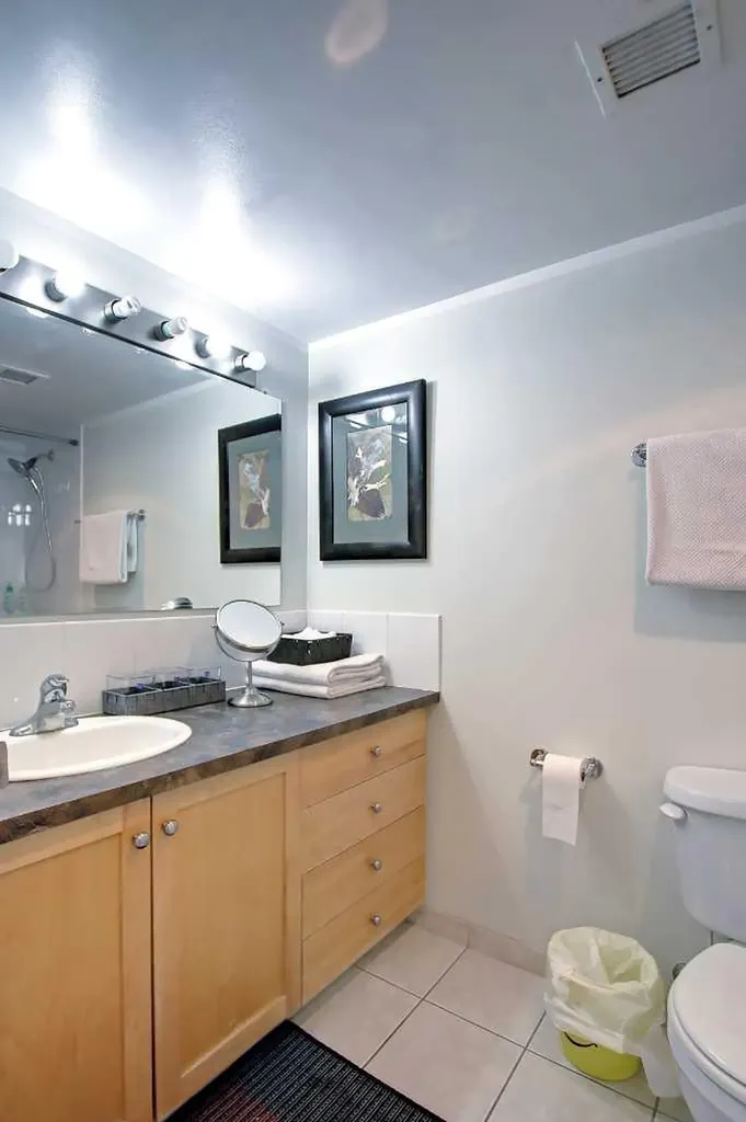 1320 12 Avenue SW Calgary AB T3C3R6