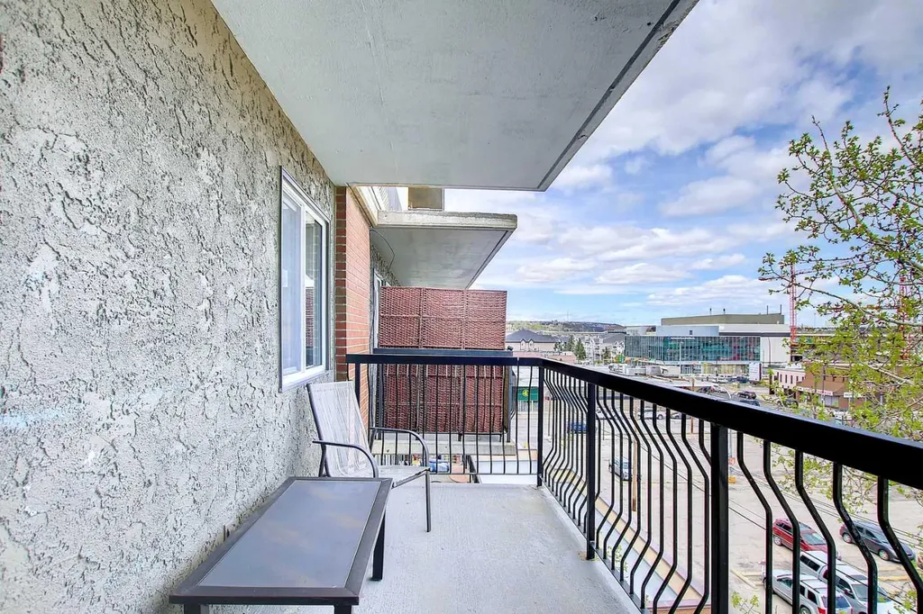1320 12 Avenue SW Calgary AB T3C3R6