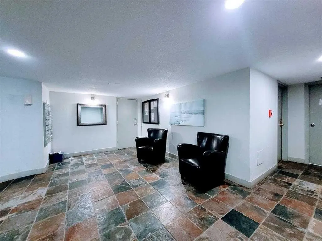 1320 12 Avenue SW Calgary AB T3C3R6