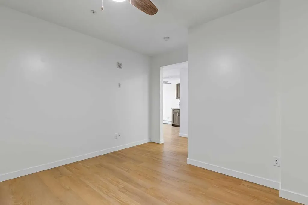 1620 70 Street SE Calgary AB T2A 7Y9