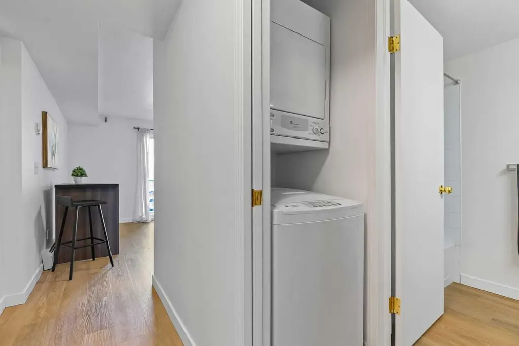 1620 70 Street SE Calgary AB T2A 7Y9