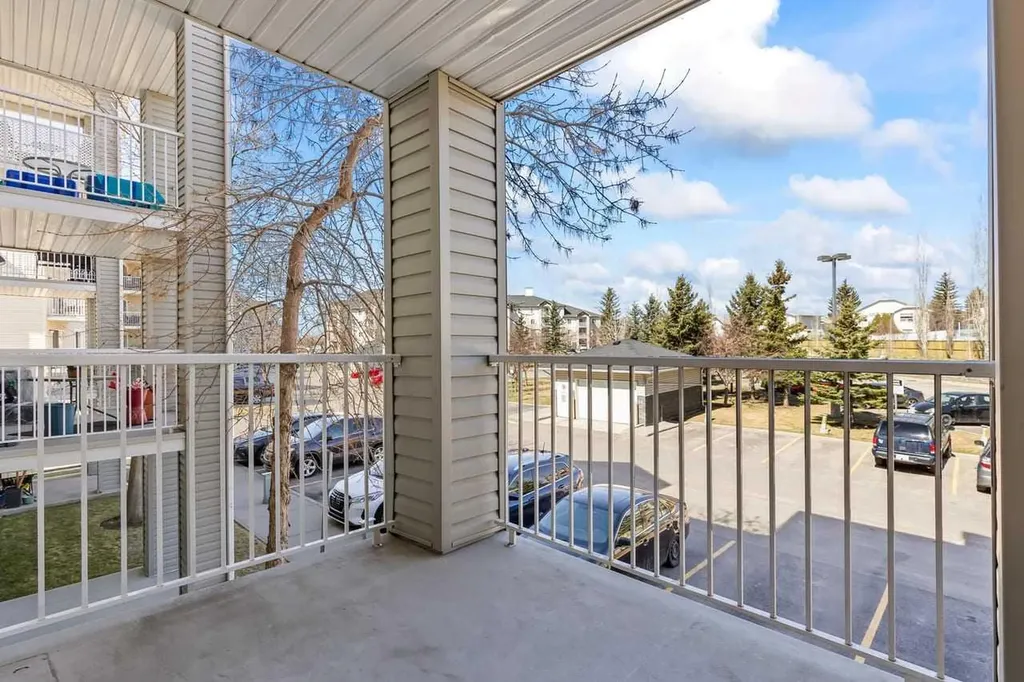 1620 70 Street SE Calgary AB T2A 7Y9