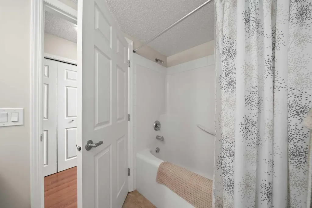 700 Willowbrook Road NW Airdrie AB T2B2B7