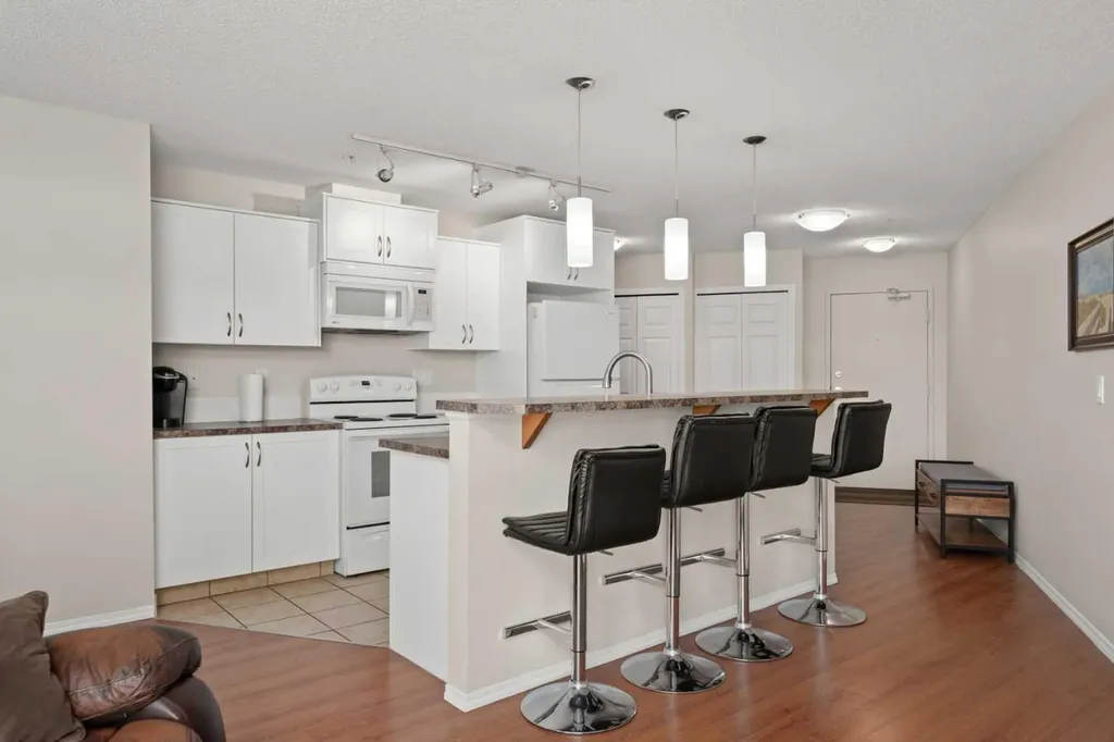 700 Willowbrook Road NW Airdrie AB T2B2B7