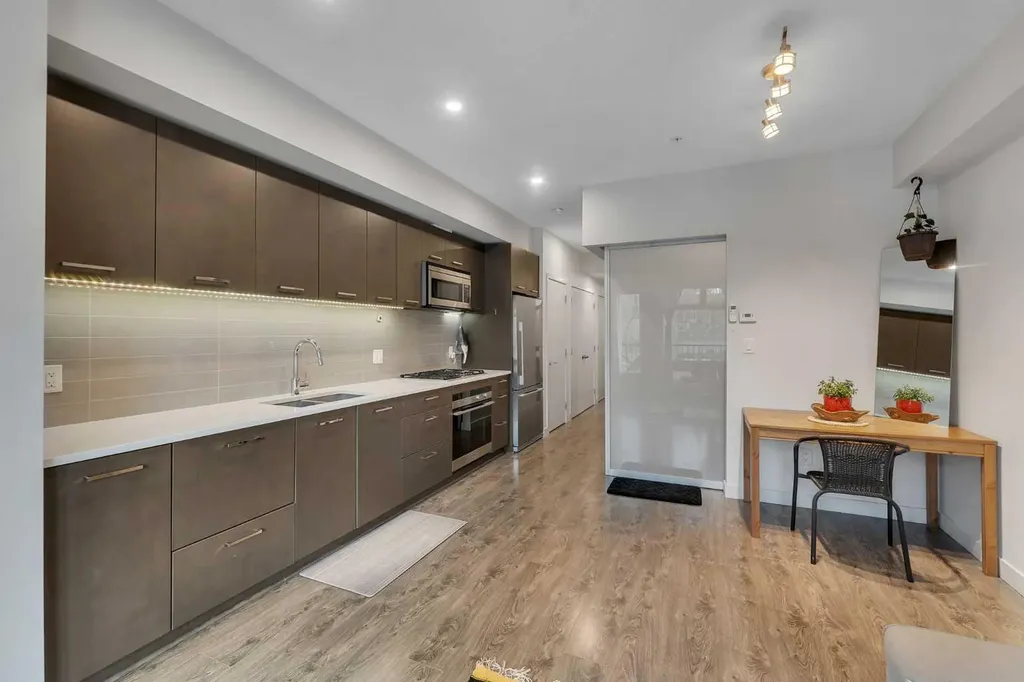 323 20 Avenue SW Calgary AB T2S2G5