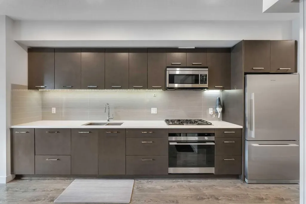 323 20 Avenue SW Calgary AB T2S2G5