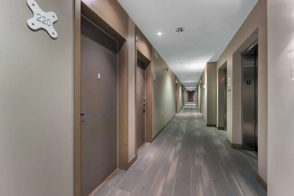 323 20 Avenue SW Calgary AB T2S2G5