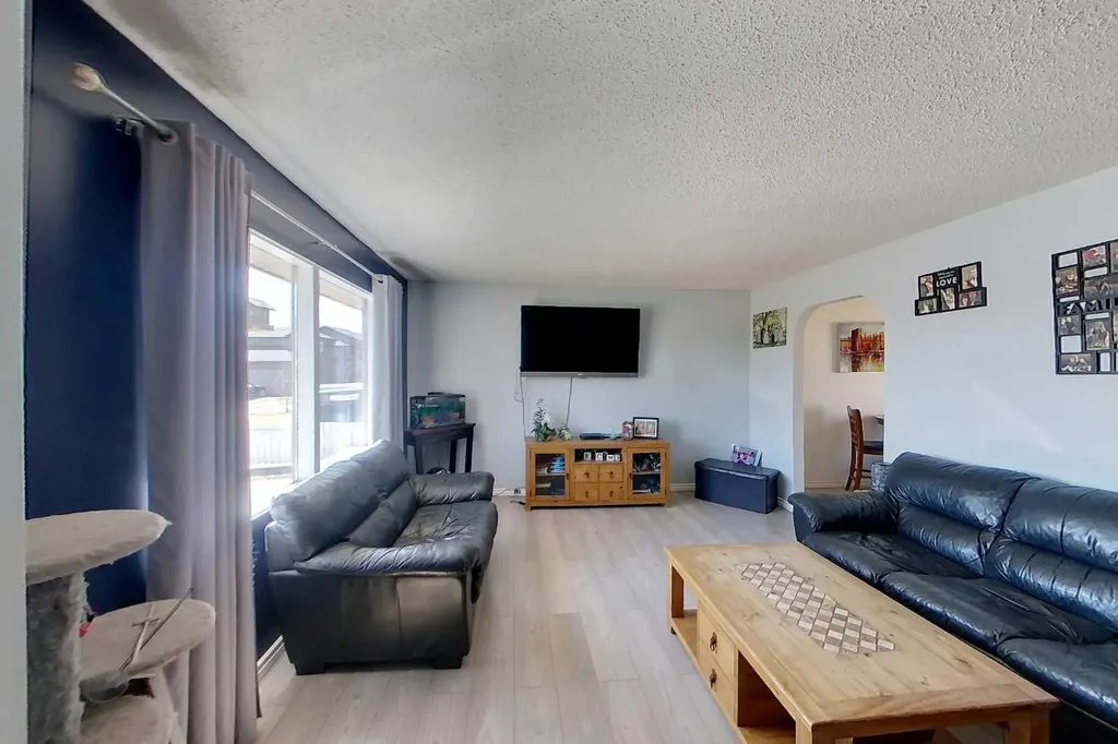 312 12 Street SE Slave Lake AB T0G 2A3