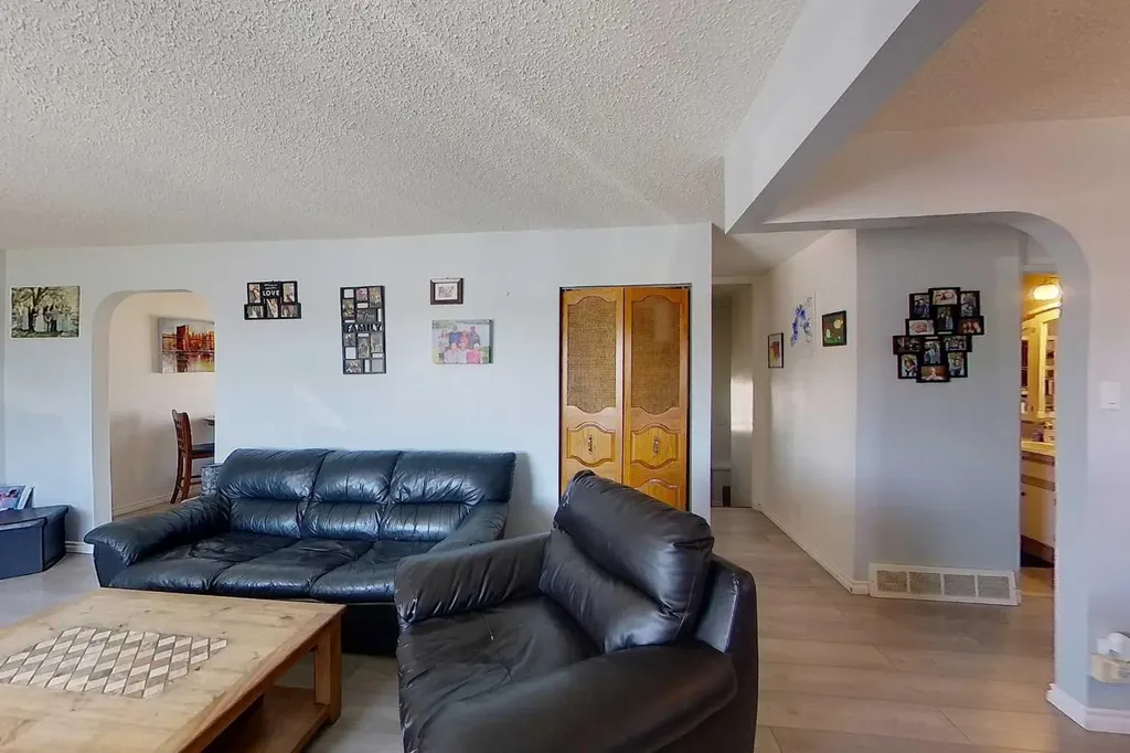 312 12 Street SE Slave Lake AB T0G 2A3