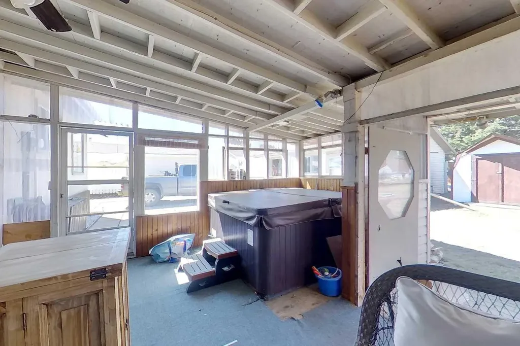312 12 Street SE Slave Lake AB T0G 2A3