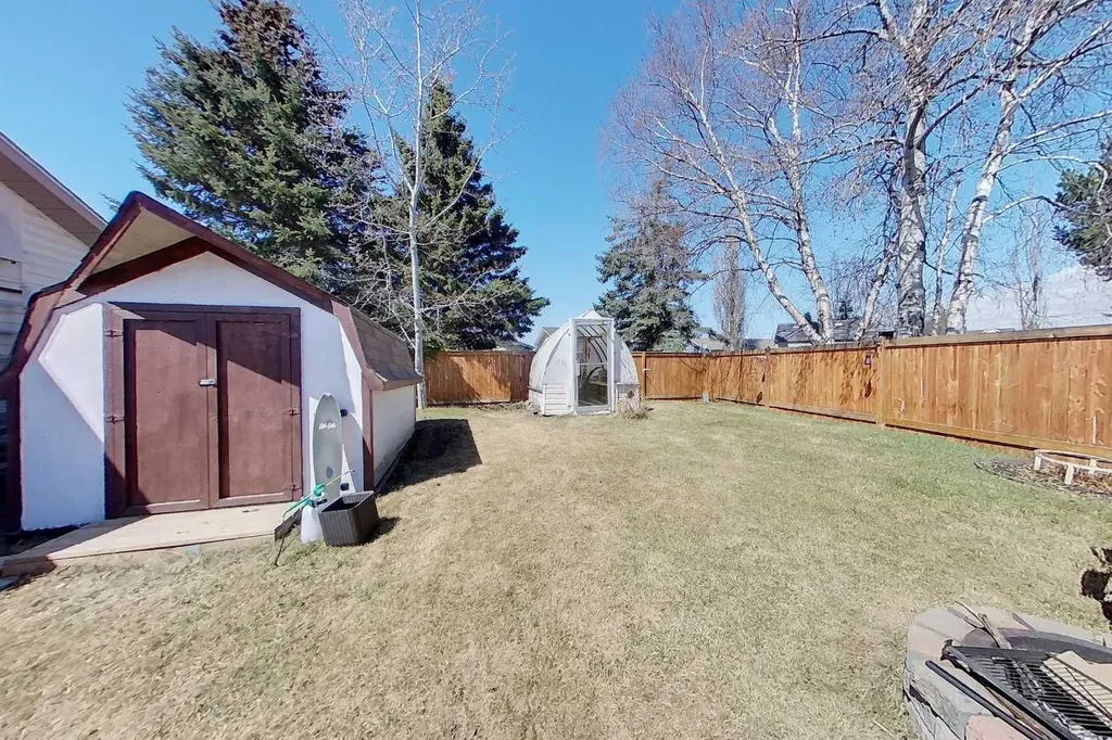 312 12 Street SE Slave Lake AB T0G 2A3