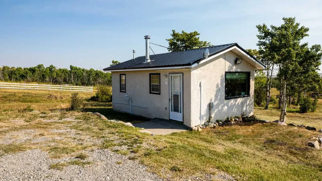 29215 Township Road 3-0 Rural Pincher Creek No. 9 M.d. Of AB T0K1W0
