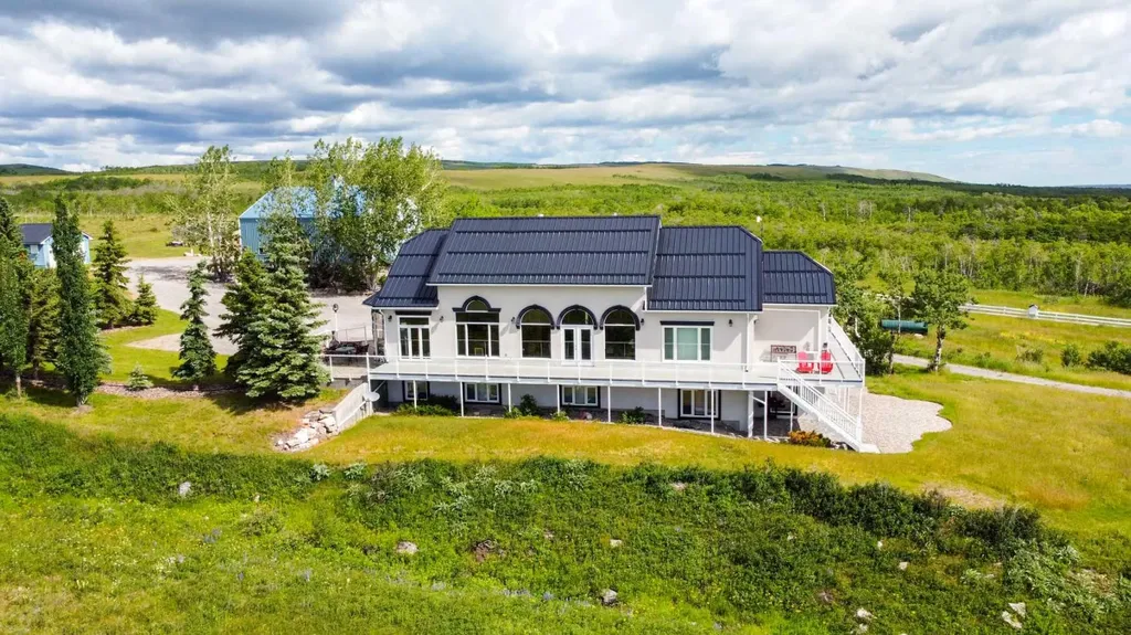 29215 Township Road 3-0 Rural Pincher Creek No. 9 M.d. Of AB T0K1W0
