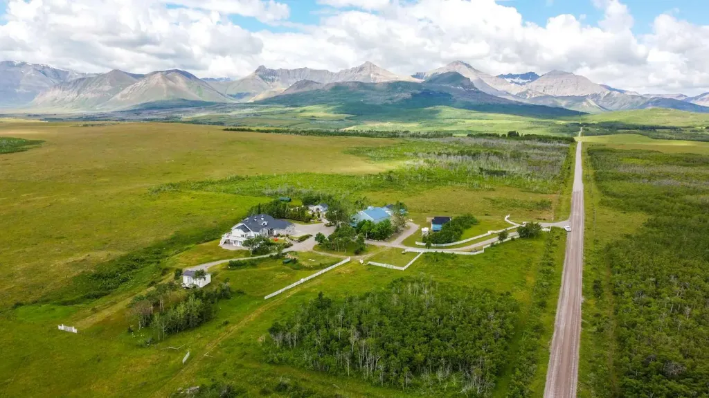 29215 Township Road 3-0 Rural Pincher Creek No. 9 M.d. Of AB T0K1W0
