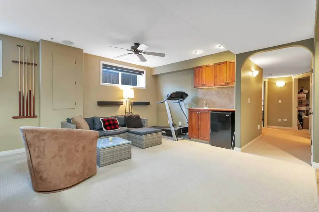 100 Wade Close Red Deer AB T4N 7E6