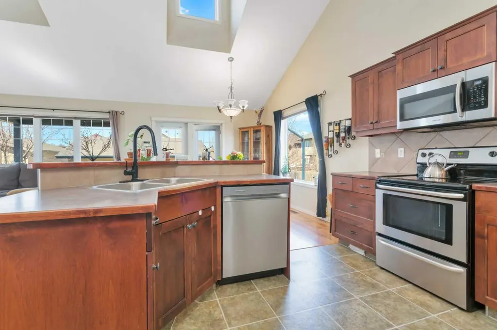 100 Wade Close Red Deer AB T4N 7E6