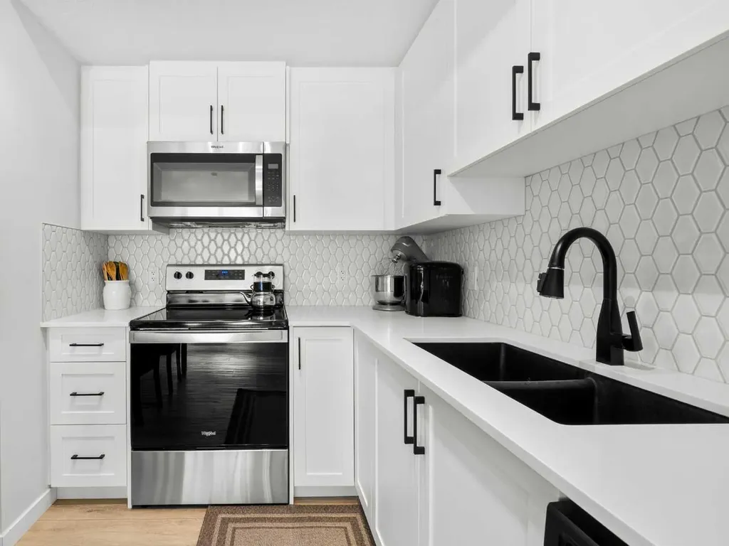 3727 Sage Hill Calgary AB T3R 1T7