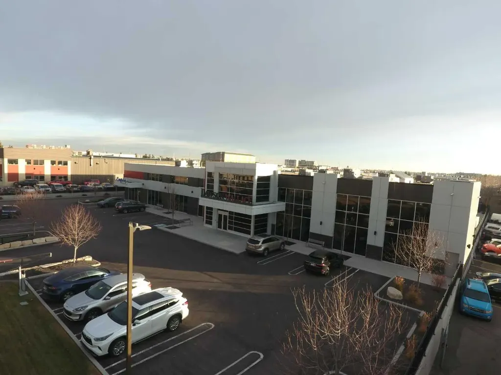 2315 30 Avenue NE Calgary AB T2E 7C7