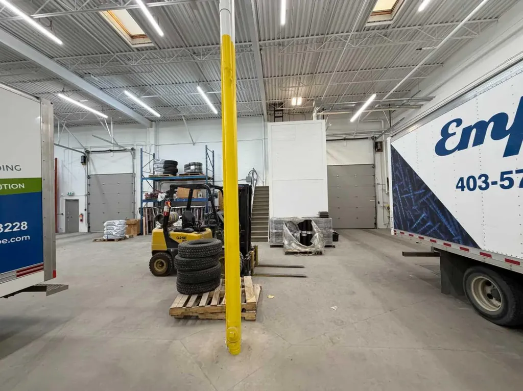 2315 30 Avenue NE Calgary AB T2E 7C7