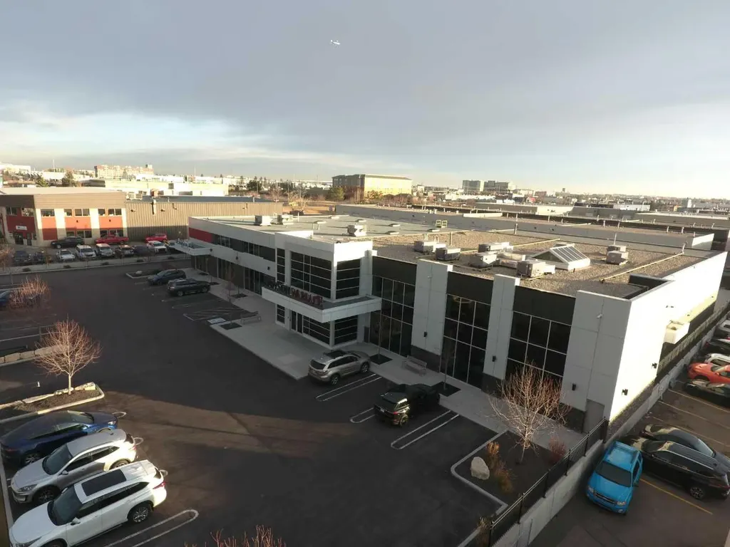 2315 30 Avenue NE Calgary AB T2E 7C7