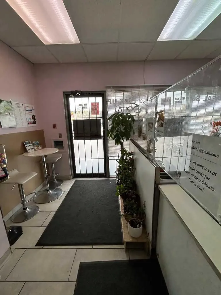 4909 17 Avenue SE Calgary AB T2A 0V5