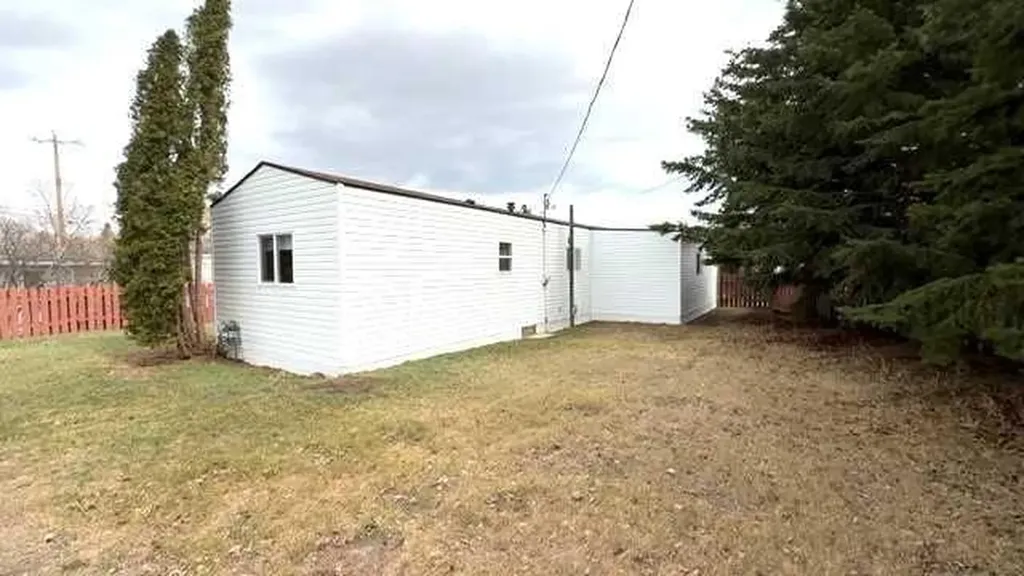 4908 46 Street Hardisty AB T0B 1V0