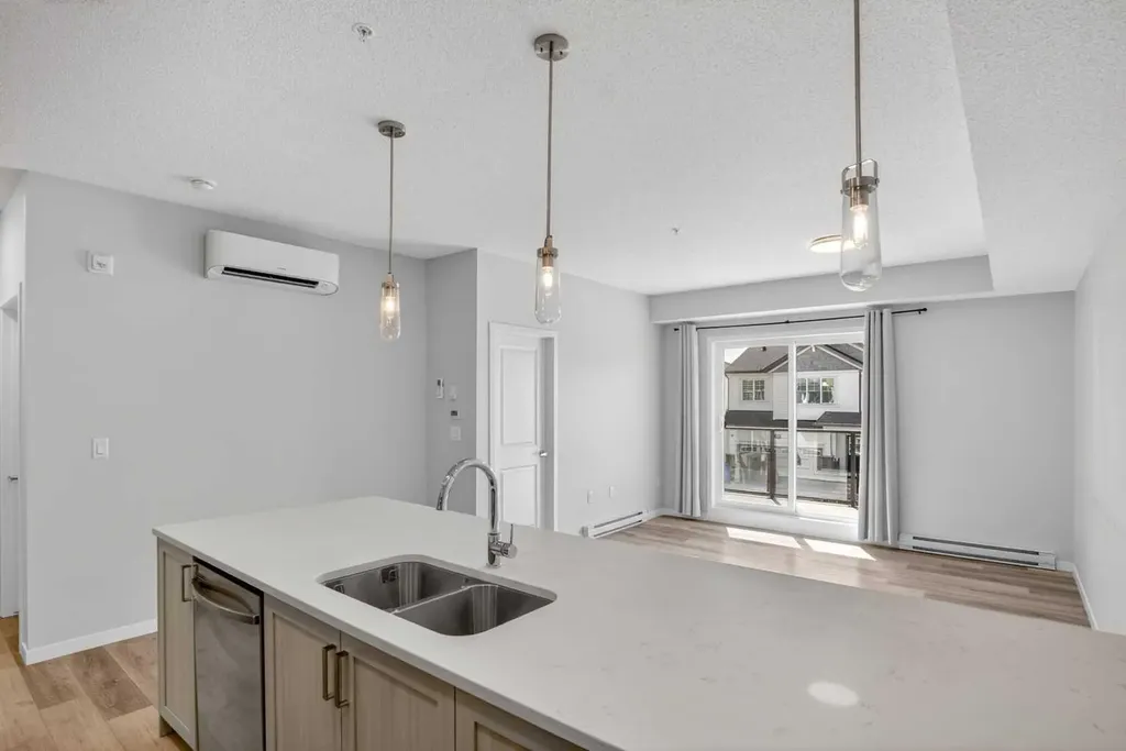 33 Carringham Gate NW Calgary AB T3P 2H6