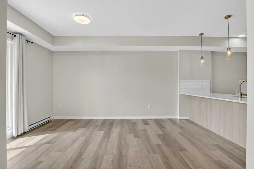 33 Carringham Gate NW Calgary AB T3P 2H6