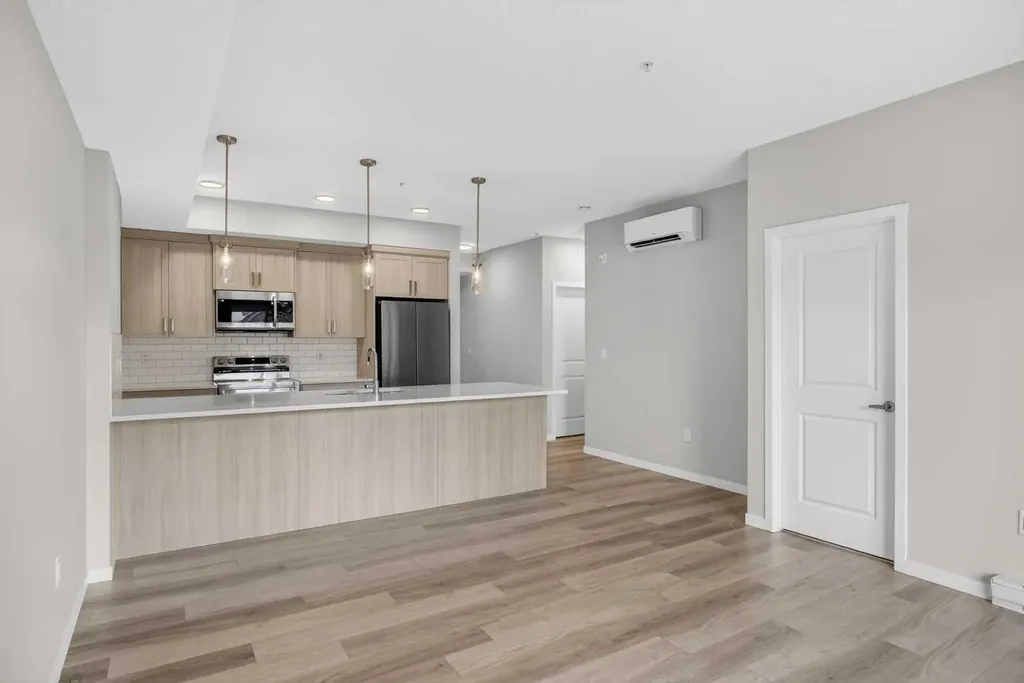 33 Carringham Gate NW Calgary AB T3P 2H6