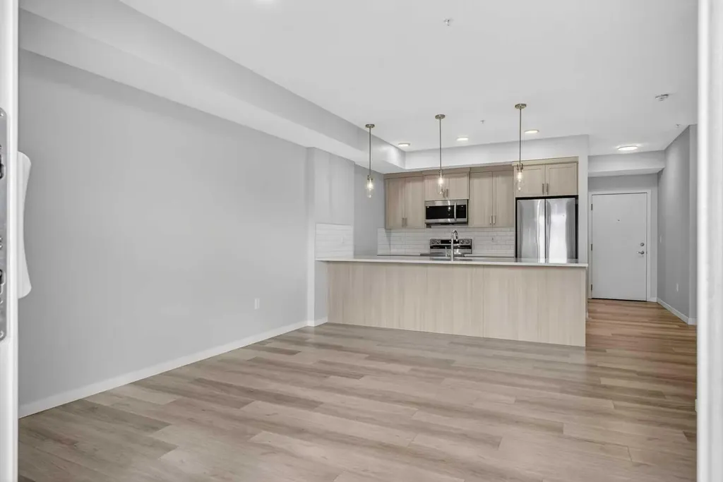 33 Carringham Gate NW Calgary AB T3P 2H6