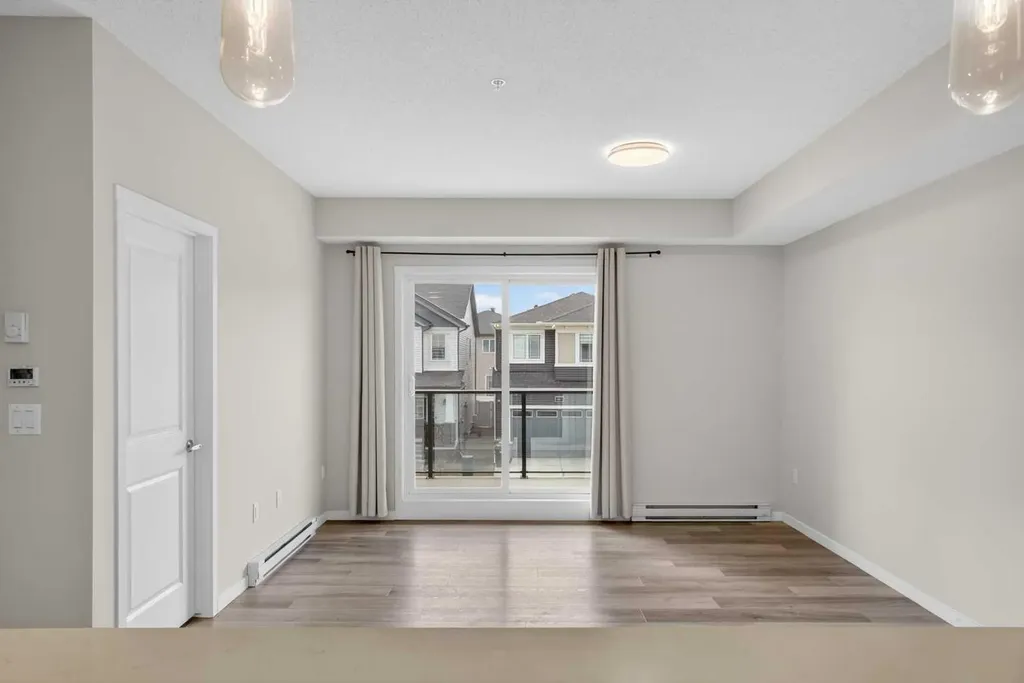 33 Carringham Gate NW Calgary AB T3P 2H6