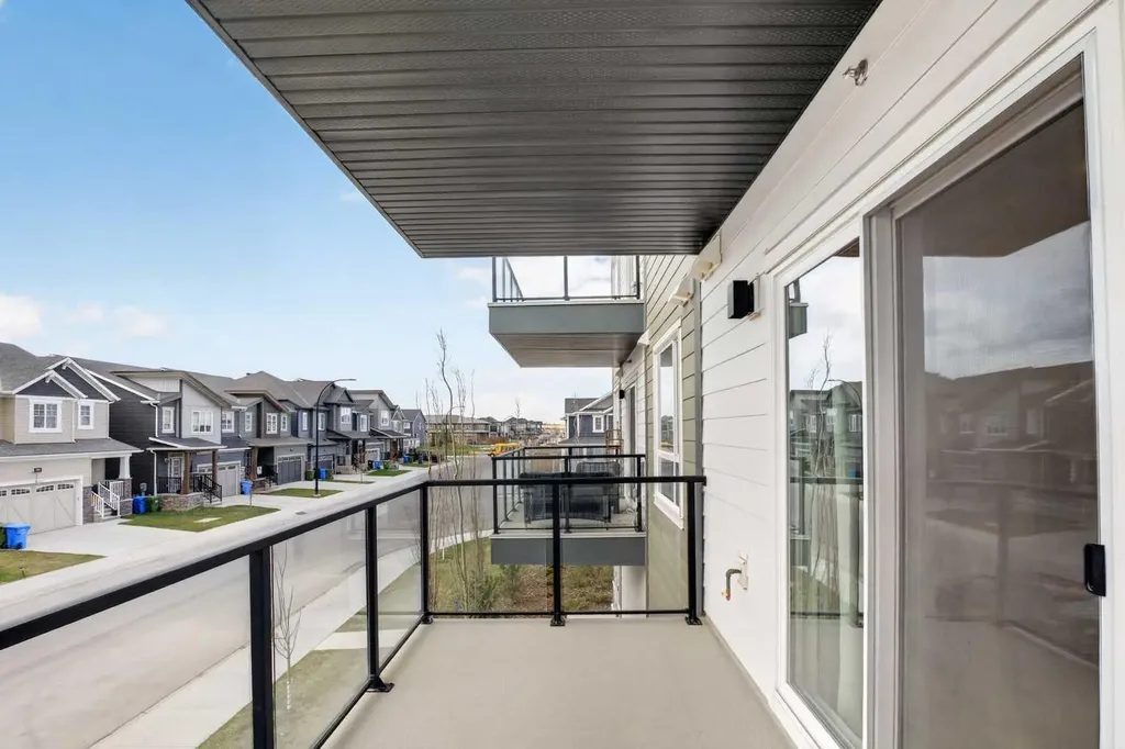 33 Carringham Gate NW Calgary AB T3P 2H6