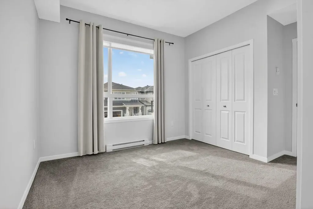 33 Carringham Gate NW Calgary AB T3P 2H6