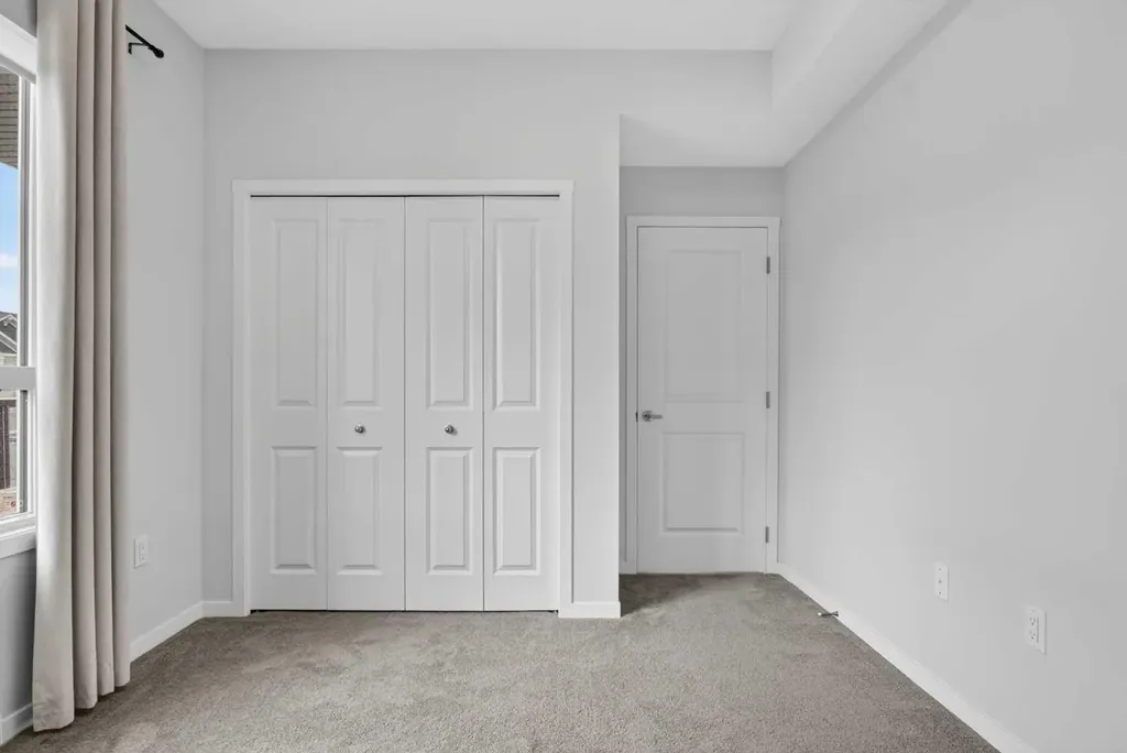 33 Carringham Gate NW Calgary AB T3P 2H6