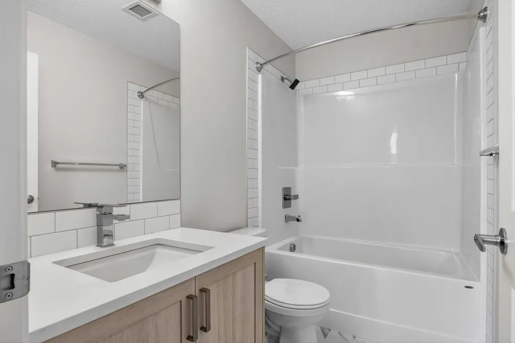 33 Carringham Gate NW Calgary AB T3P 2H6