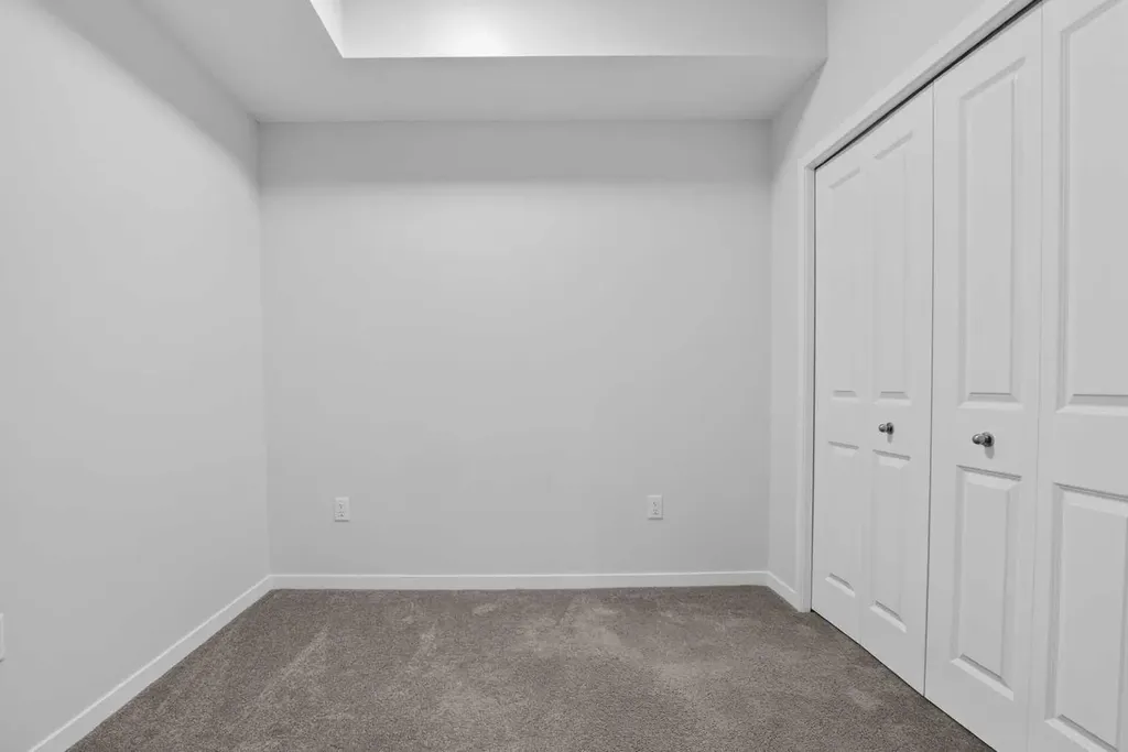 33 Carringham Gate NW Calgary AB T3P 2H6