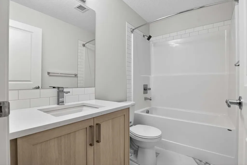 33 Carringham Gate NW Calgary AB T3P 2H6