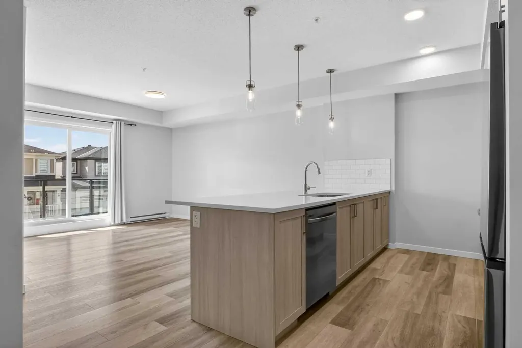 33 Carringham Gate NW Calgary AB T3P 2H6