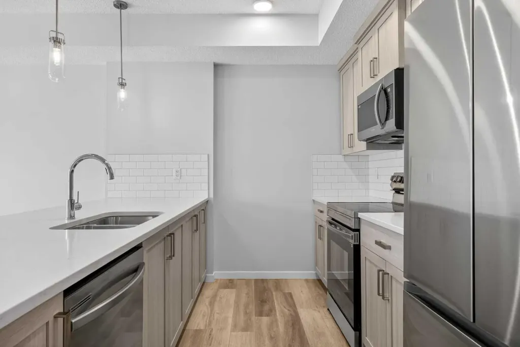 33 Carringham Gate NW Calgary AB T3P 2H6