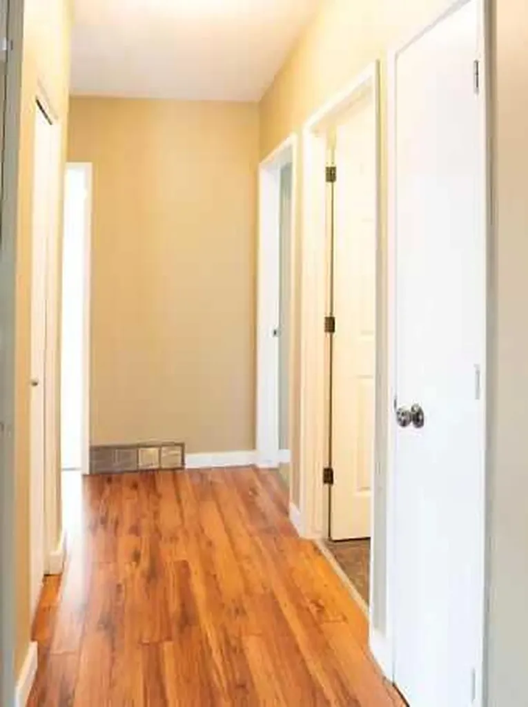 801 Canfield Way SW Calgary AB T3W 1K4