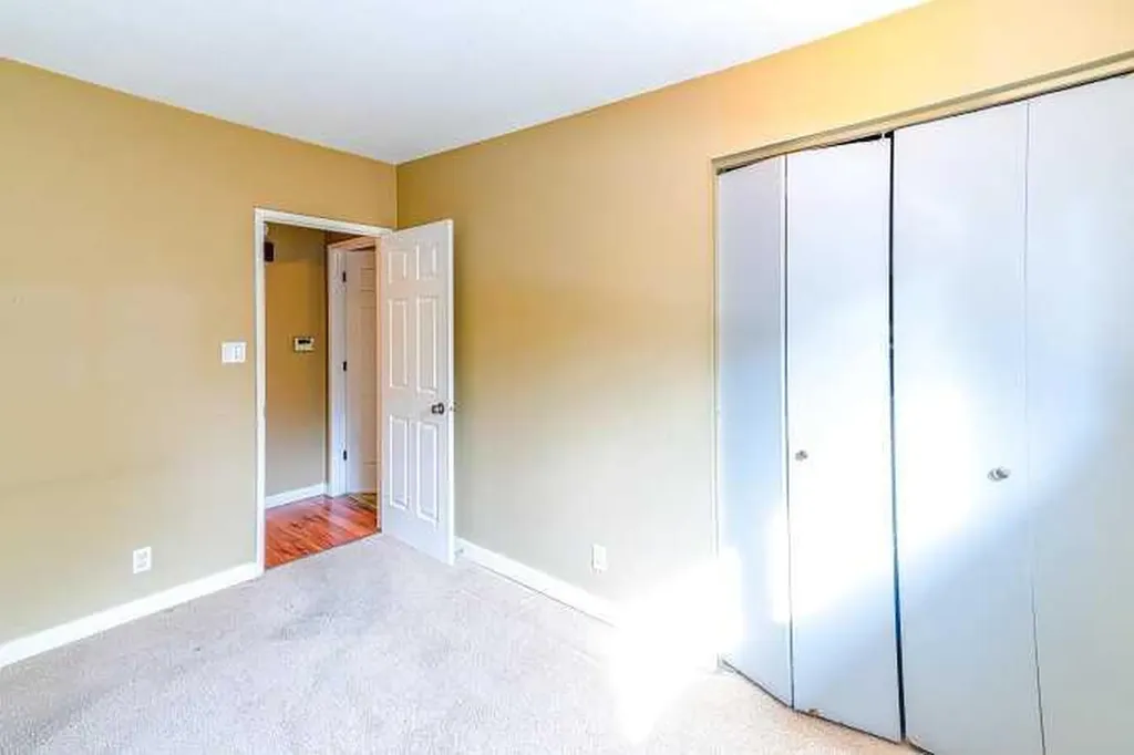 801 Canfield Way SW Calgary AB T3W 1K4