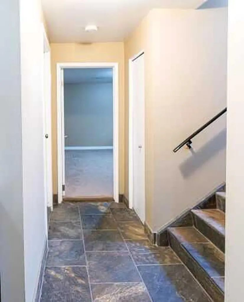 801 Canfield Way SW Calgary AB T3W 1K4